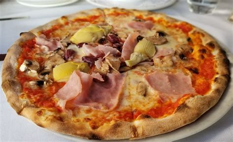 The best pizza in Sarasota and Bradenton is at these restaurants