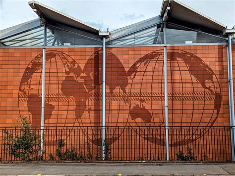 When you order a Goode homolosine projection from Wish : r/ShittyMapPorn