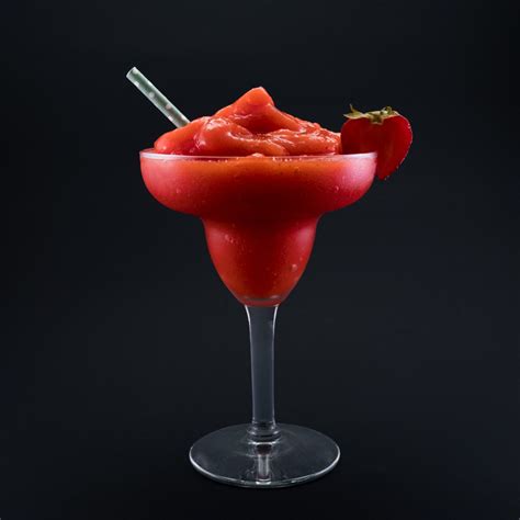 Classic Frozen Strawberry Daiquiri Recipe | Deporecipe.co
