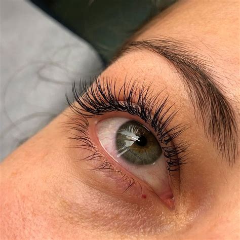 Classic Eyelash Extension | Hello beautiful