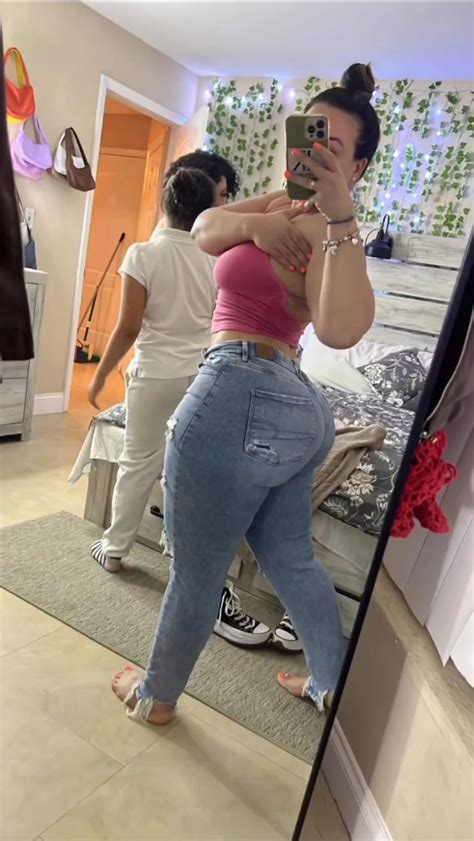 Thicc Latina in jeans : r/Thiccgirlsinjeans