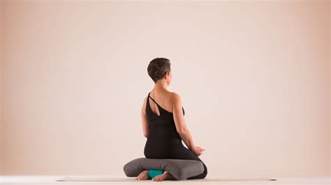 6 Virasana Variations for Yogis Who've Battled With Hero Pose