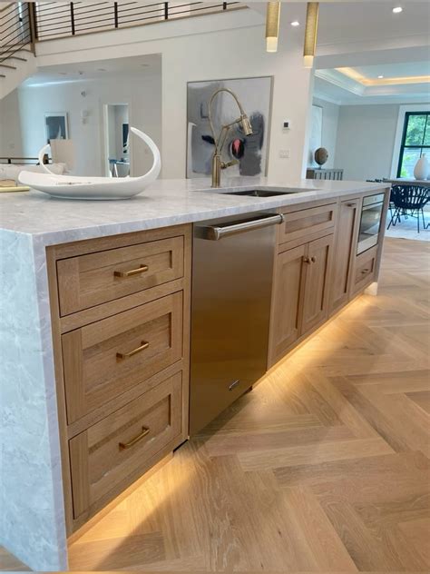 Rift Cut White Oak Kitchen Island