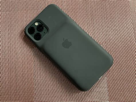 Apple Smart Battery Case for iPhone 11 Pro review: Snap away with juice ...