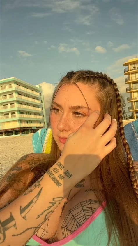 Thesarahmarie Leaked Nudes