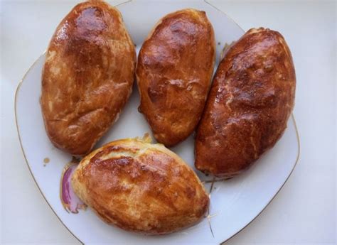Пирожки с яйцом и зеленым луком – пошаговый рецепт приготовления с фото ...