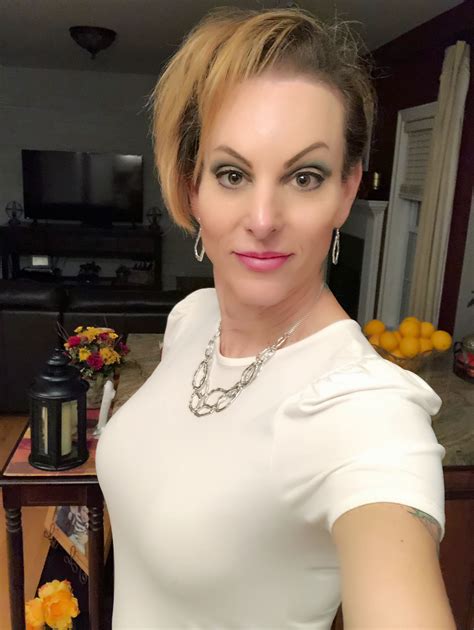 Pin auf Kae's transgender transformation MTF timeline