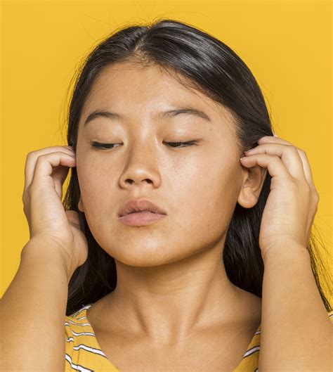 10 Expert-Approved Ways to Get Rid of Blackheads in Ears – Skin To Heart