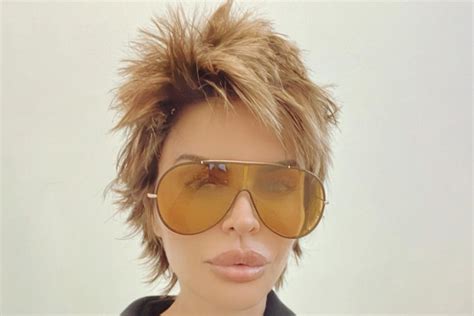 Lisa Rinna's Faux Hawk Hairstyle at Paris Fashion Week - TittlePress