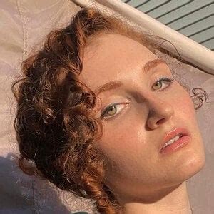 Emily FitzGerald - Age, Bio, Family | Famous Birthdays