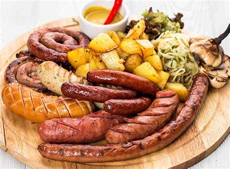 Баварские колбаски как часть традиционной кухни Германии