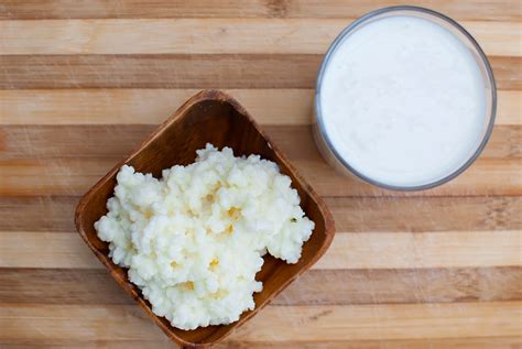 Kefir VS Greek Yogurt: A Probiotic Smackdown | DanetteMay