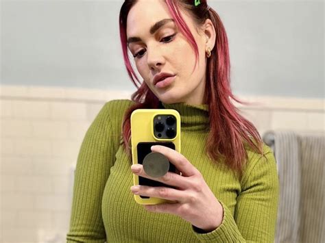 Siri Dahl's a foot fetish lover's trippy dream fantasy — Attack The Culture