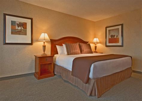 RED LION HOTEL SEATTLE AIRPORT 3⋆ ::: SEATAC, WA ::: COMPARE HOTEL RATES