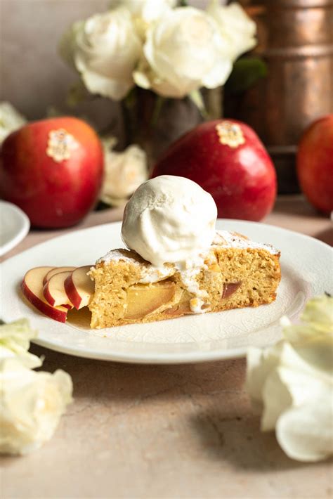 French SugarBee® Apple Cake - SugarBee® Apples