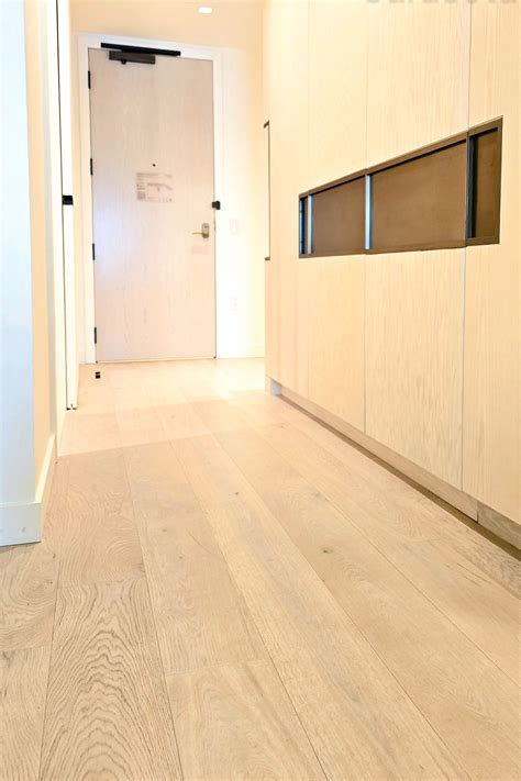 Vinyl Waterproof Flooring: The Modern Alternative to Natural Floors