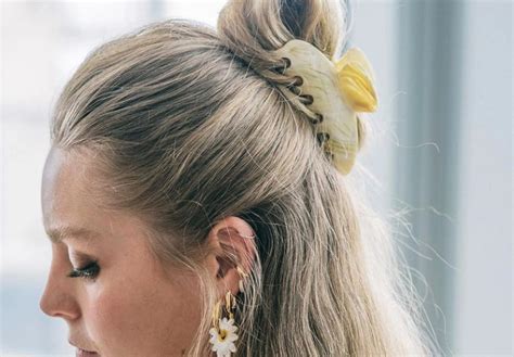 6 Trendy Claw Clip Hairstyles for Summer 2024 | Blushes