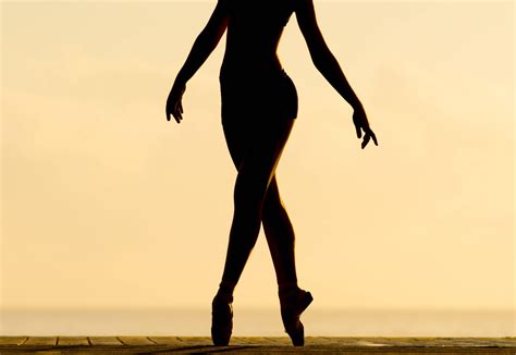 What Is Lyrical Dance: Origins + Key movements + HD video.