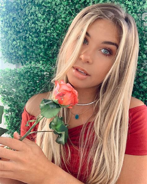 Gabrielle Moses biography, 33 Photos, Age, Height, Real Name, Instagram Account 2025