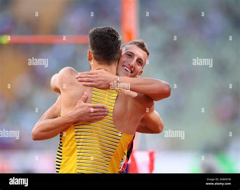 jubilee Simon EHAMMER r. (SUI) is hugged by Tim NOWAK (GER) high jump ...