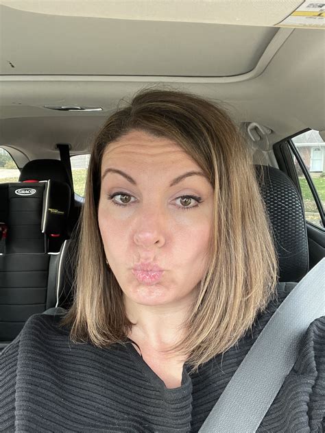 Pin by Star_marin on Hair | Middle aged woman selfie, Bra image, Mom ...