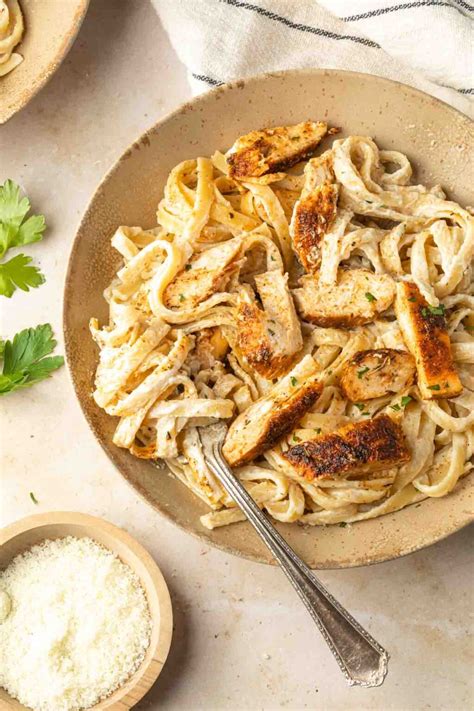 Blackened Chicken Alfredo - The Pasta Twins