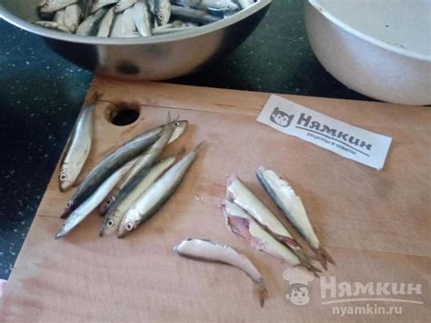 Запечённая черноморская тюлька в кукурузной муке рецепт пошаговый с ...
