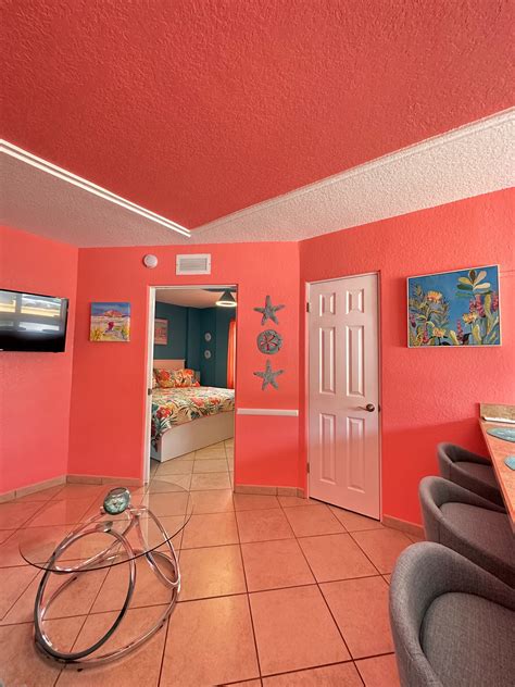 Pompano Beachfront Vacation Rentals - Date, Property Detail