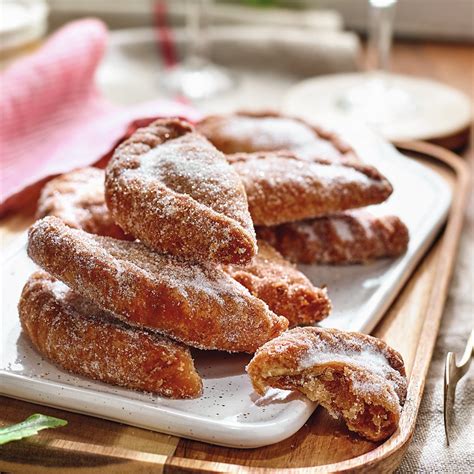 Empanadillas rellenas de cabello de ángel, con canela y anís