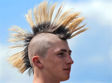 Top 15 Mohawk Haircut That You Can Rock This Year | Must Read