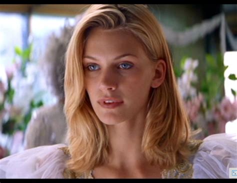 Natasha Henstridge in Species I | Belleza mujer, Fotos de mujeres ...