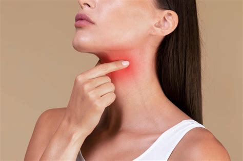 Understanding Chronic Sore Throat: Causes & Treatments