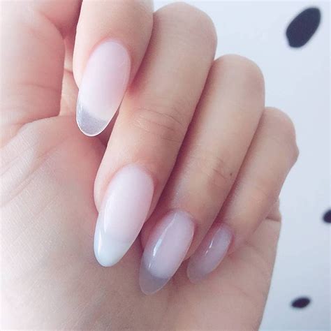 40 Oval Nail Designs That'll Convince You to Round Your Edges