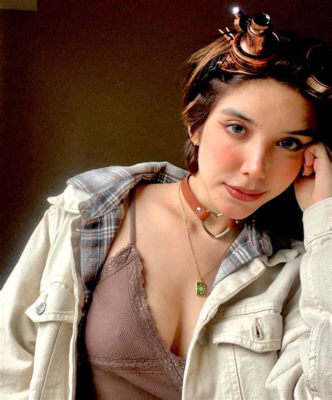 Digitalcois -[o_0]- La caja penser: Quién es Beth Cast? La famosa TikToker que conquistó los ...