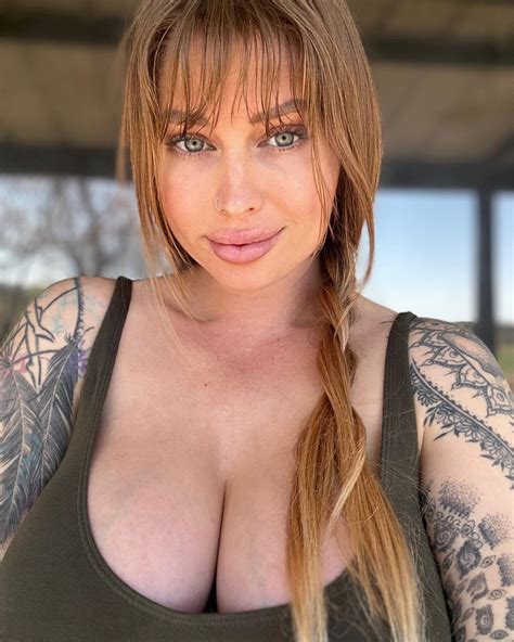 Modelo australiana de OnlyFans - ColorMusic