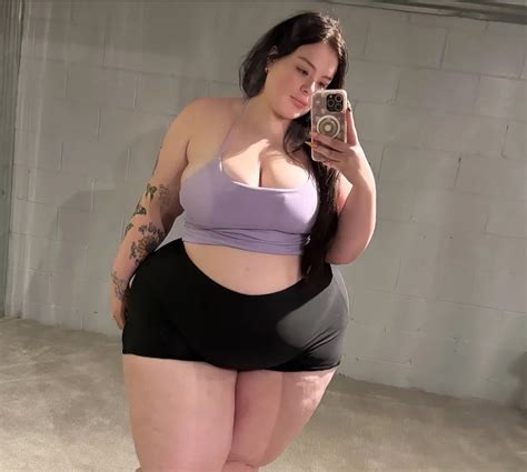 Character - Alyssa (Stinky BBW Goth Femdom Goddess)