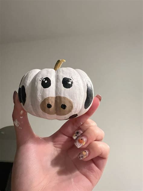 Mini pumpkin painting ideas | Creative pumpkin decorating, Cute painted ...