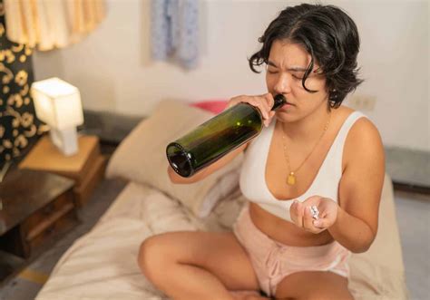 Mixing Zoloft and Alcohol: The Dangers, Risks and Effects