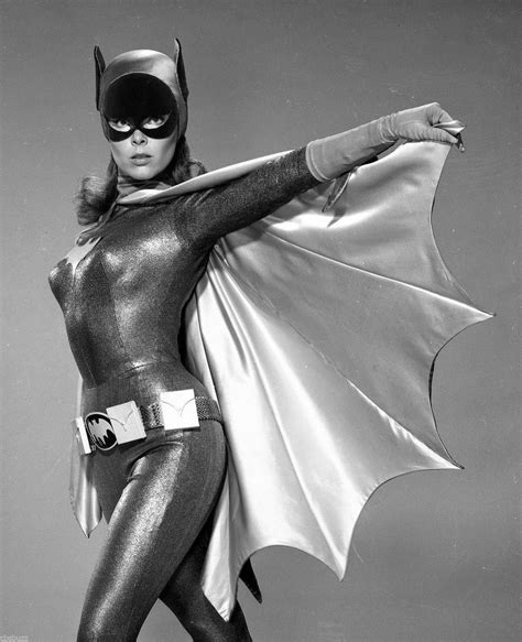 VintagePhotos on Twitter | Yvonne craig, Batman tv show, Batgirl
