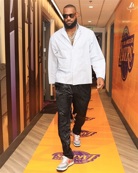 Pin de Charlotte Johnson em L.A. Lakers | Roupas masculinas na moda ...