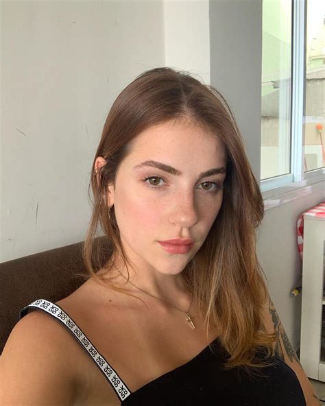 Pin by Pa on Karol Queiroz | Pretty face, Hair color, Hair styles