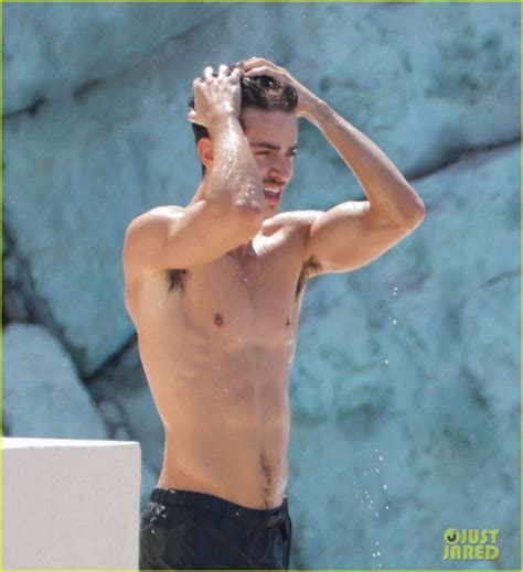 Manu Rios Goes Shirtless During a Cannes Beach Day! | Photo 1377569 - Photo Gallery | Just Jared Jr.