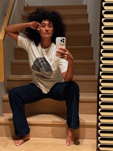 Tracee Ellis Ross feet | FeetDatabase.com