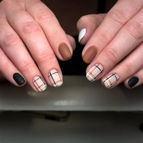 20 Cozy Fall Plaid Nail Ideas for 2024: From Short and Almond to ...