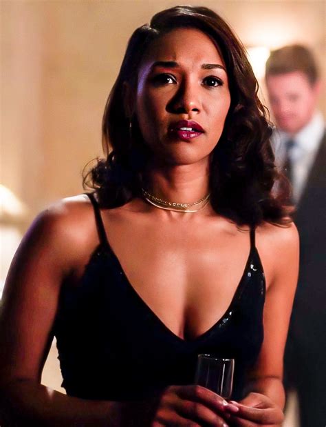 Candice Patton Iris West The Flash S06E11: Wunderblume (Love Is A