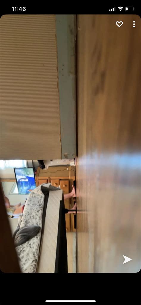 Spying on mom under door | Scrolller