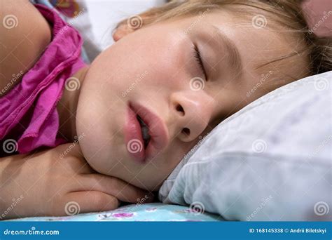 Do Babies Sleep With Mouth Open at Sheila Sparks blog