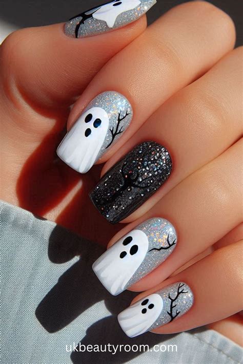 29 Halloween Nail Ideas to Stand Out This Spooky Season in 2024 ...