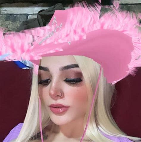 Onlyfans Karely Ruiz Cuanto Gana