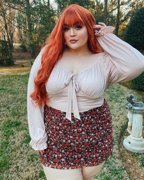 Loey Lane | Le petit pamplemousse 🍊 Happiest gal in the world because I officially hit Twitch ...